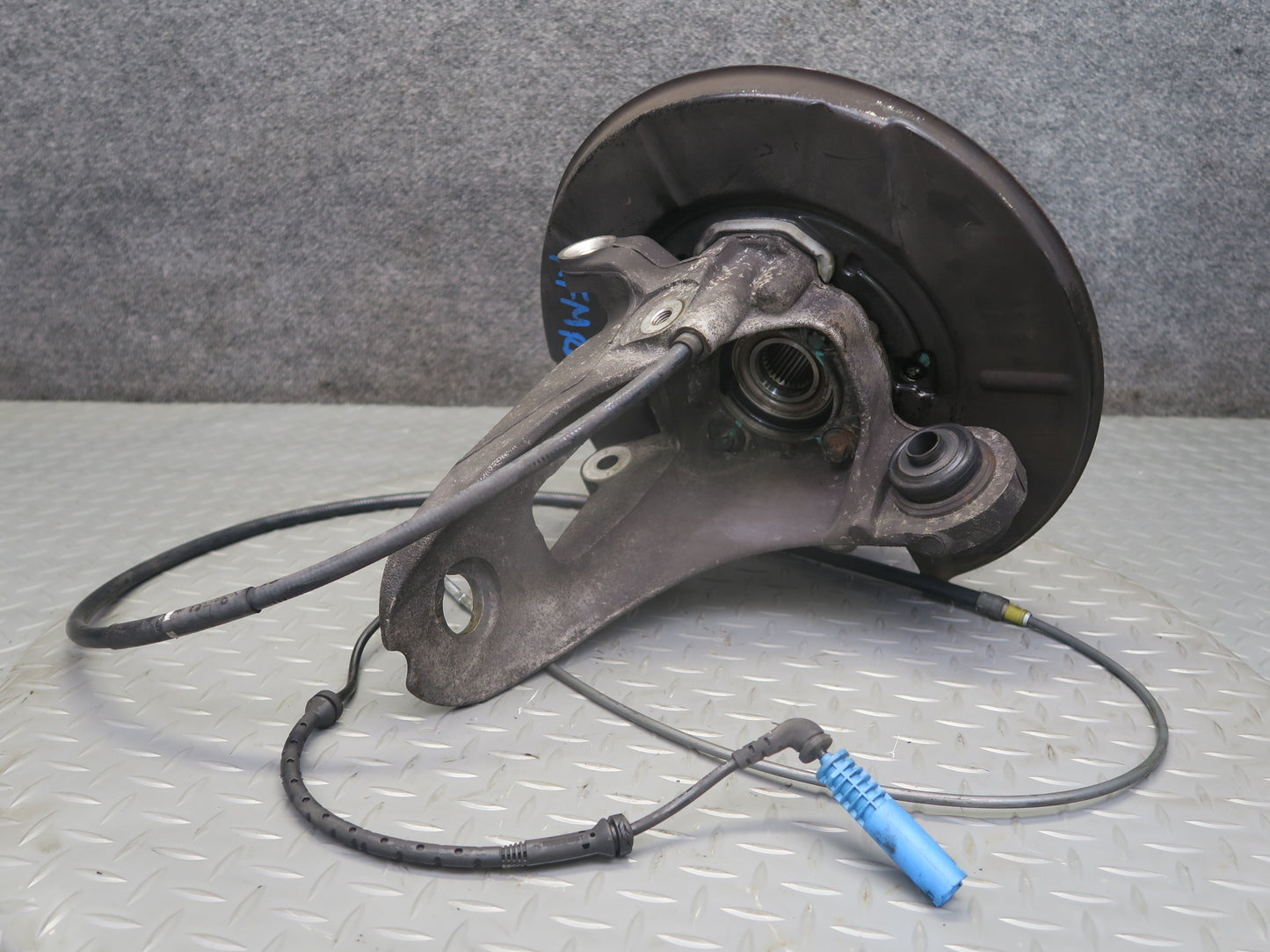 04-06 BMW E53 X5 AWD Rear Left Spindle Knuckle Wheel Hub Bearing OEM