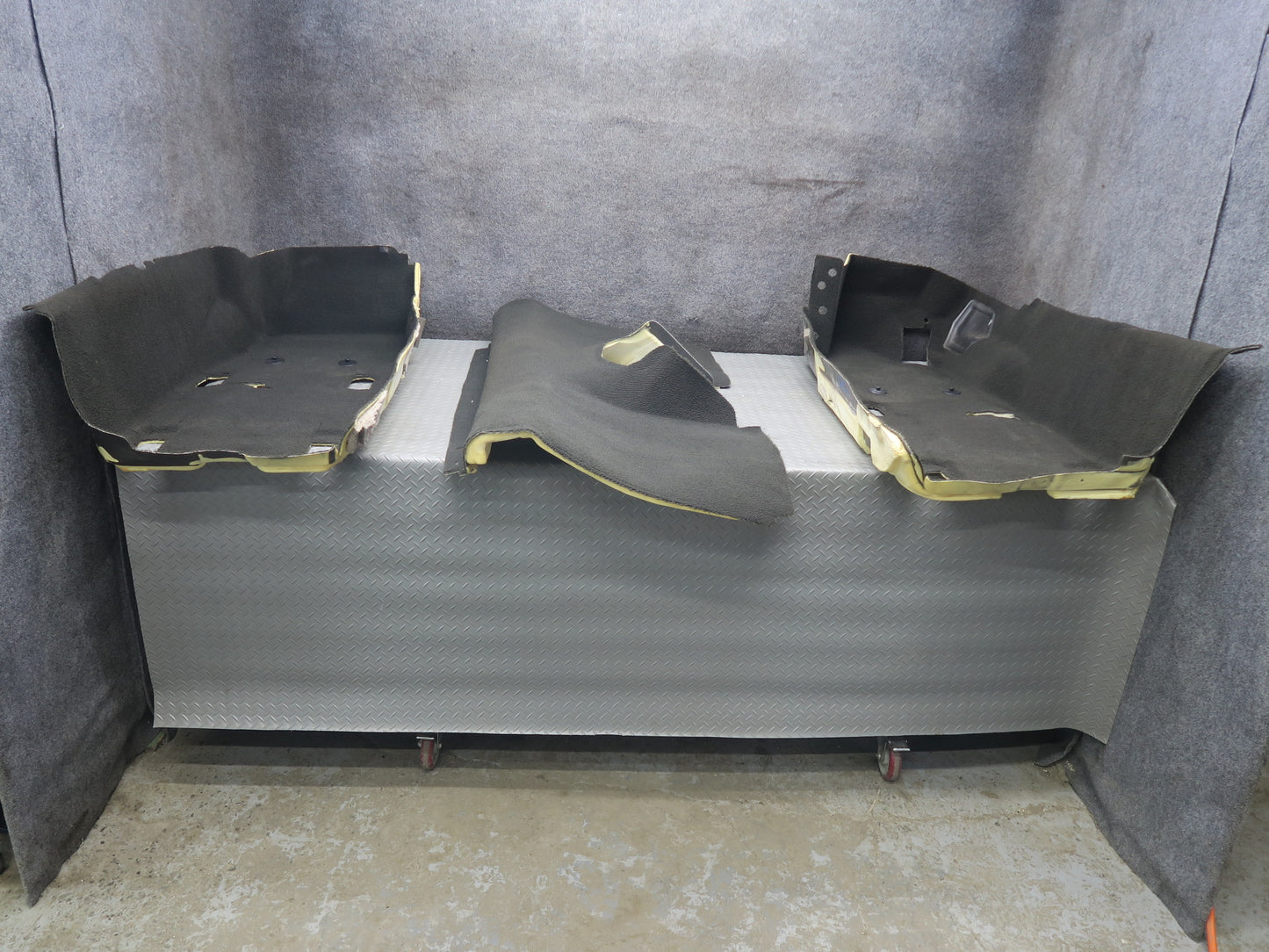 14-19 Chevycorvette C7 Coupe Front & Rear Carpet Liner Floor Cover MAT Set OEM
