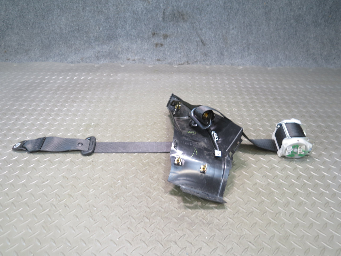 16-19 TESLA MODEL S 75D SET OF 2 REAR RIGHT & LEFT SEATBELT RETRACTOR OEM