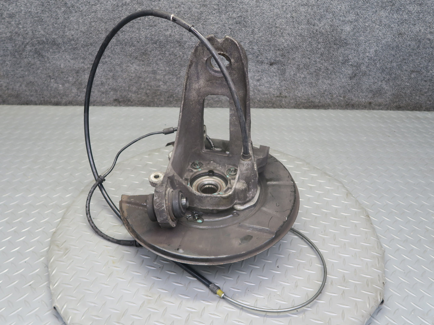 04-06 BMW E53 X5 AWD Rear Left Spindle Knuckle Wheel Hub Bearing OEM