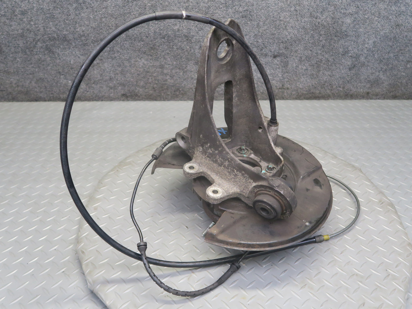 04-06 BMW E53 X5 AWD Rear Left Spindle Knuckle Wheel Hub Bearing OEM