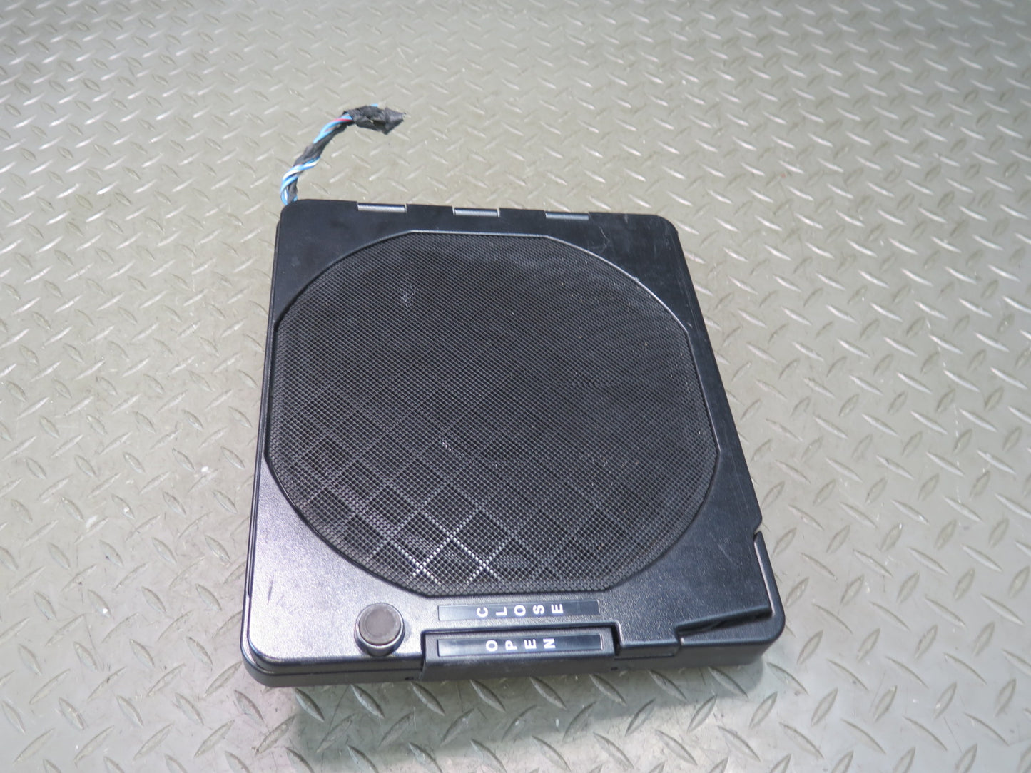 01-06 BMW E46 330ci Convertible Rear Subwoofer Speaker w Cover Black OEM