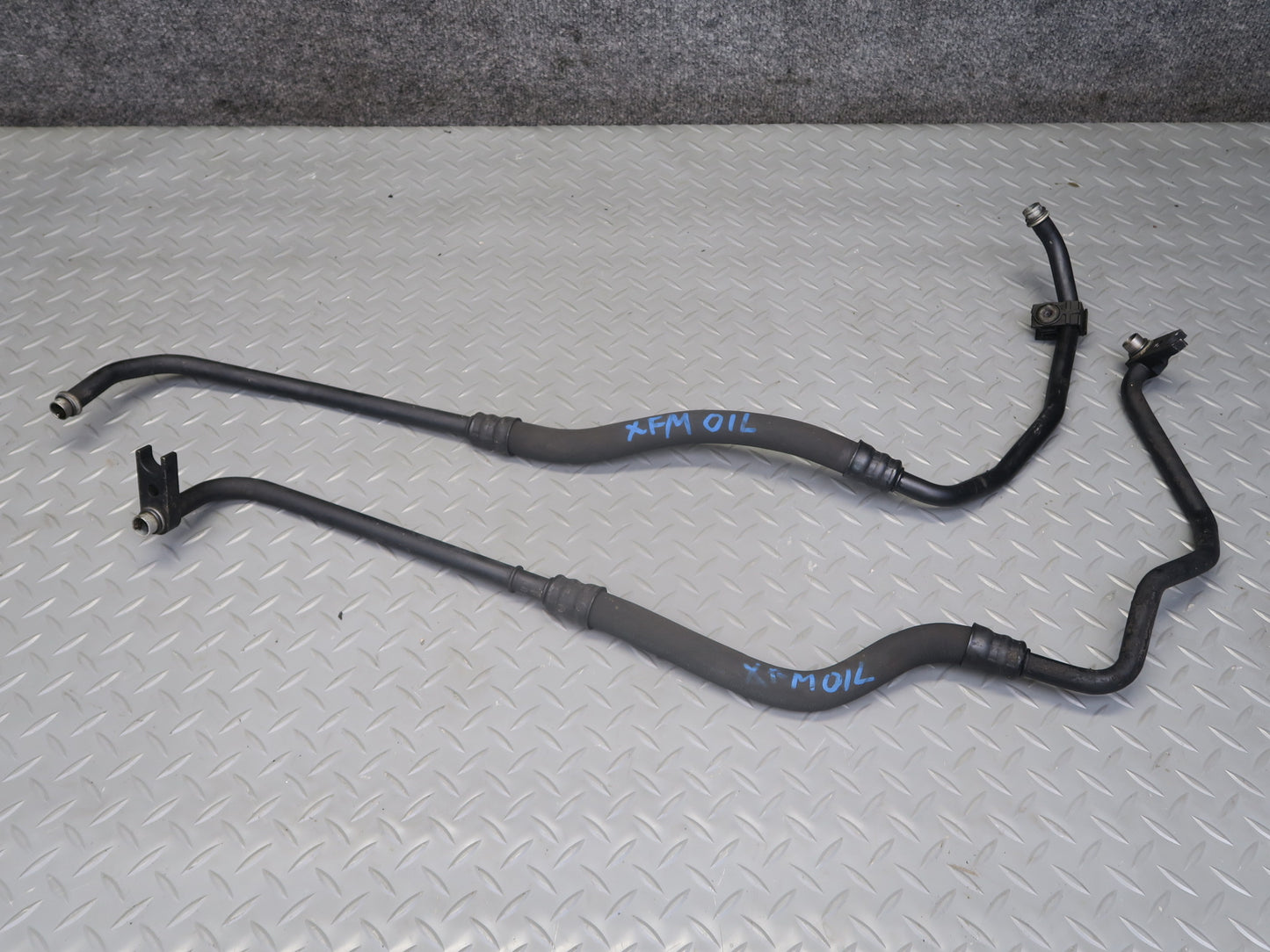 04-06 BMW E53 X5 N62 Set of 2 Engine Motor Oil Cooler Hose Pipe Line OEM