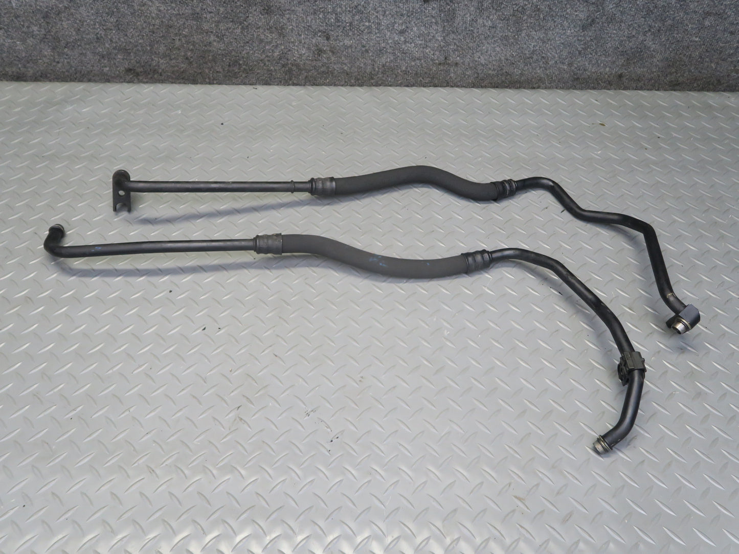 04-06 BMW E53 X5 N62 Set of 2 Engine Motor Oil Cooler Hose Pipe Line OEM