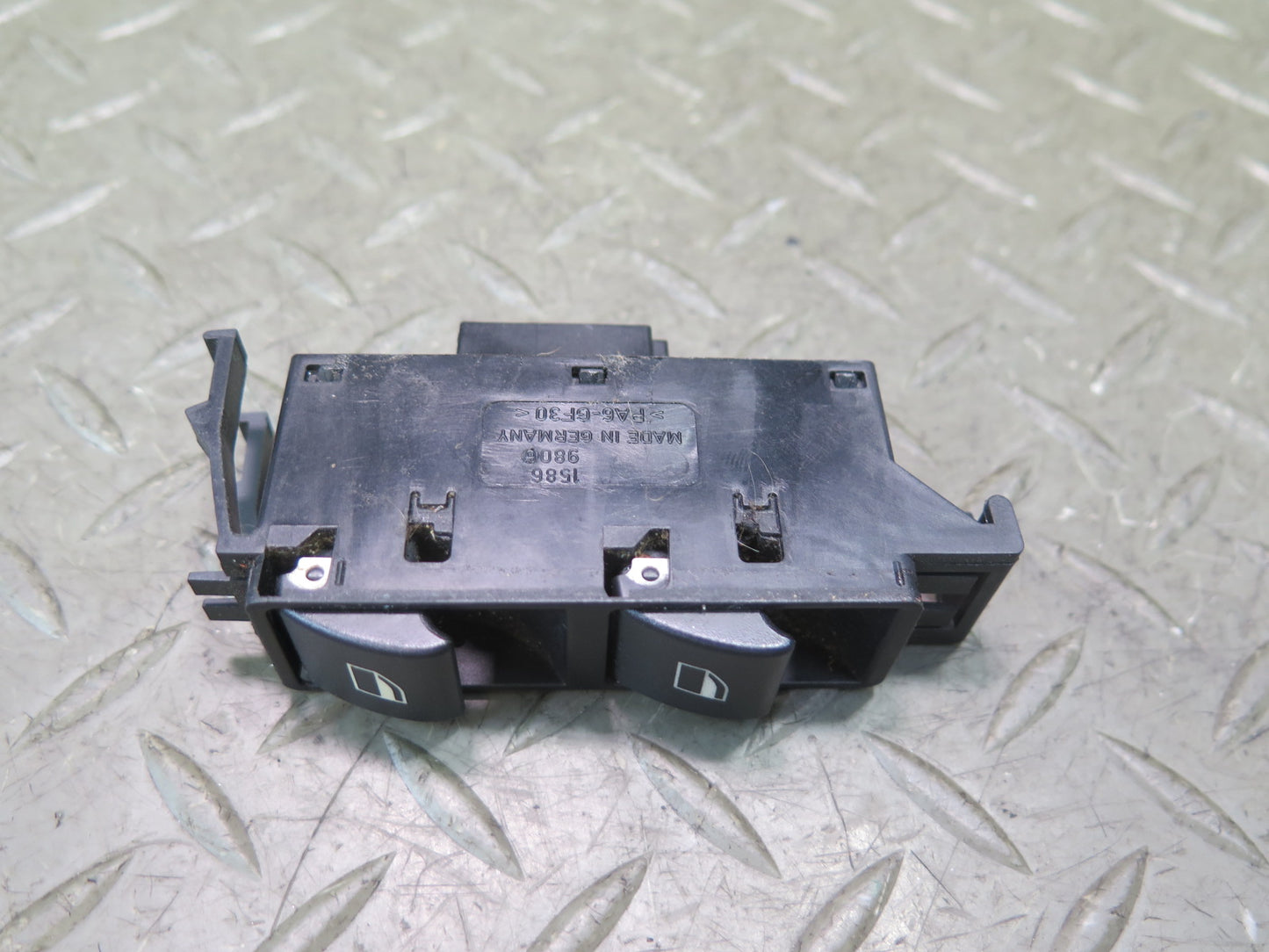01-06 BMW E46 330Ci Convertible Right Power Window Switch 6902178 OEM