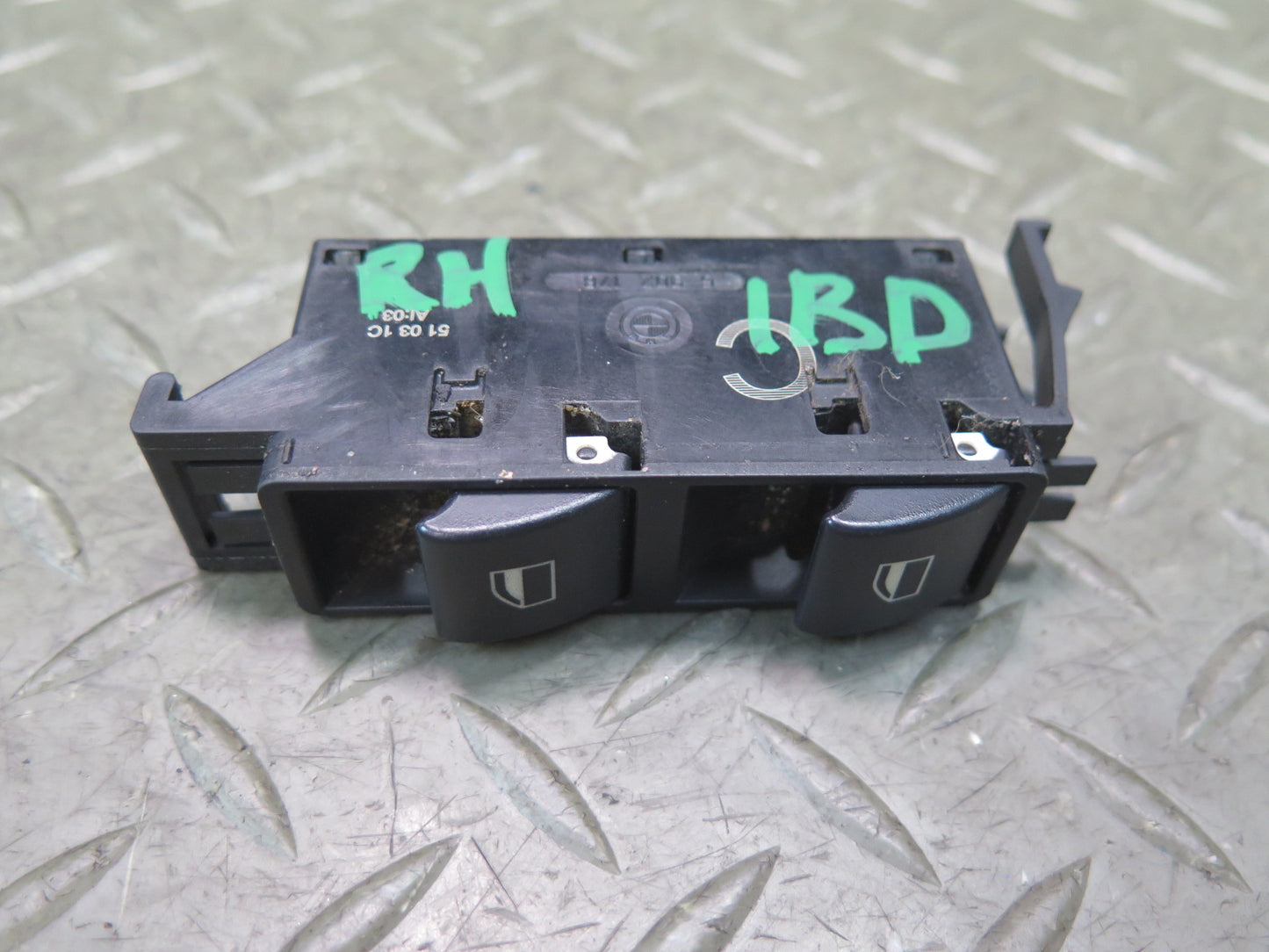 01-06 BMW E46 330Ci Convertible Right Power Window Switch 6902178 OEM