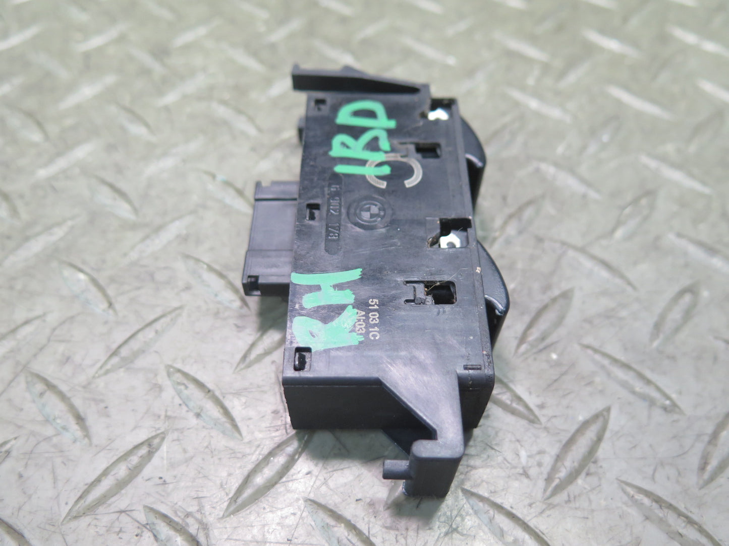 01-06 BMW E46 330Ci Convertible Right Power Window Switch 6902178 OEM
