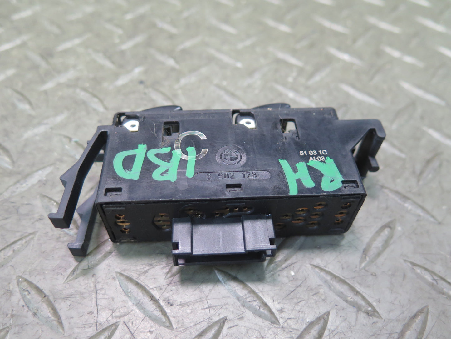 01-06 BMW E46 330Ci Convertible Right Power Window Switch 6902178 OEM