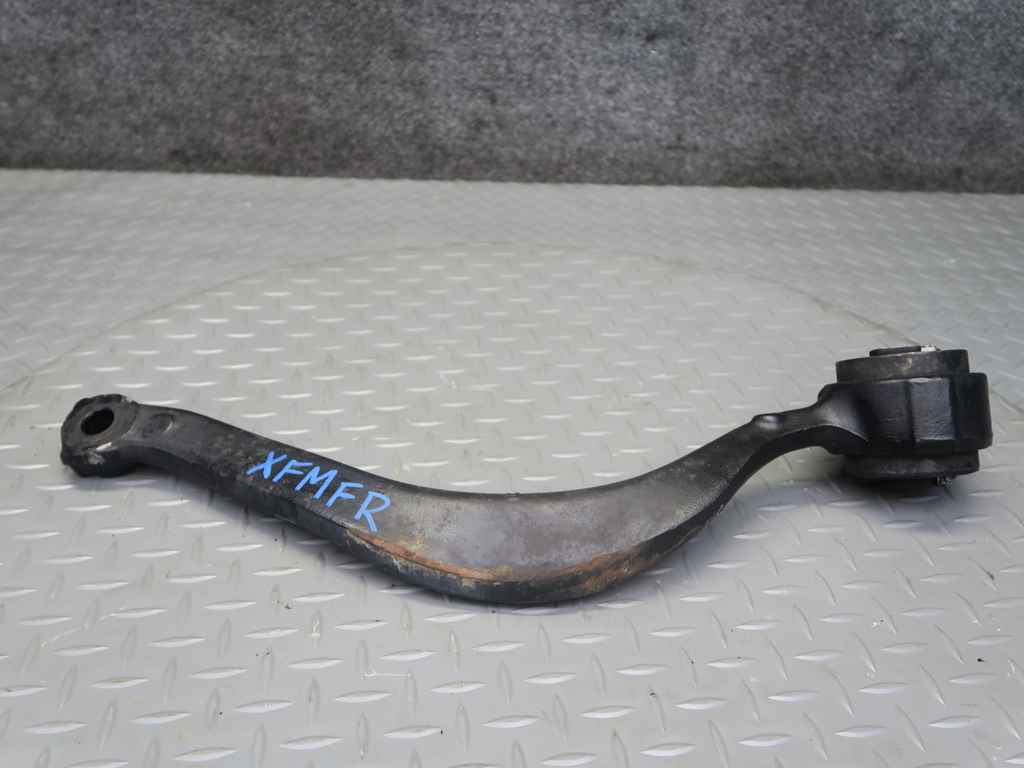00-06 BMW E53 X5 Front Right Suspension Lower Control Arm OEM