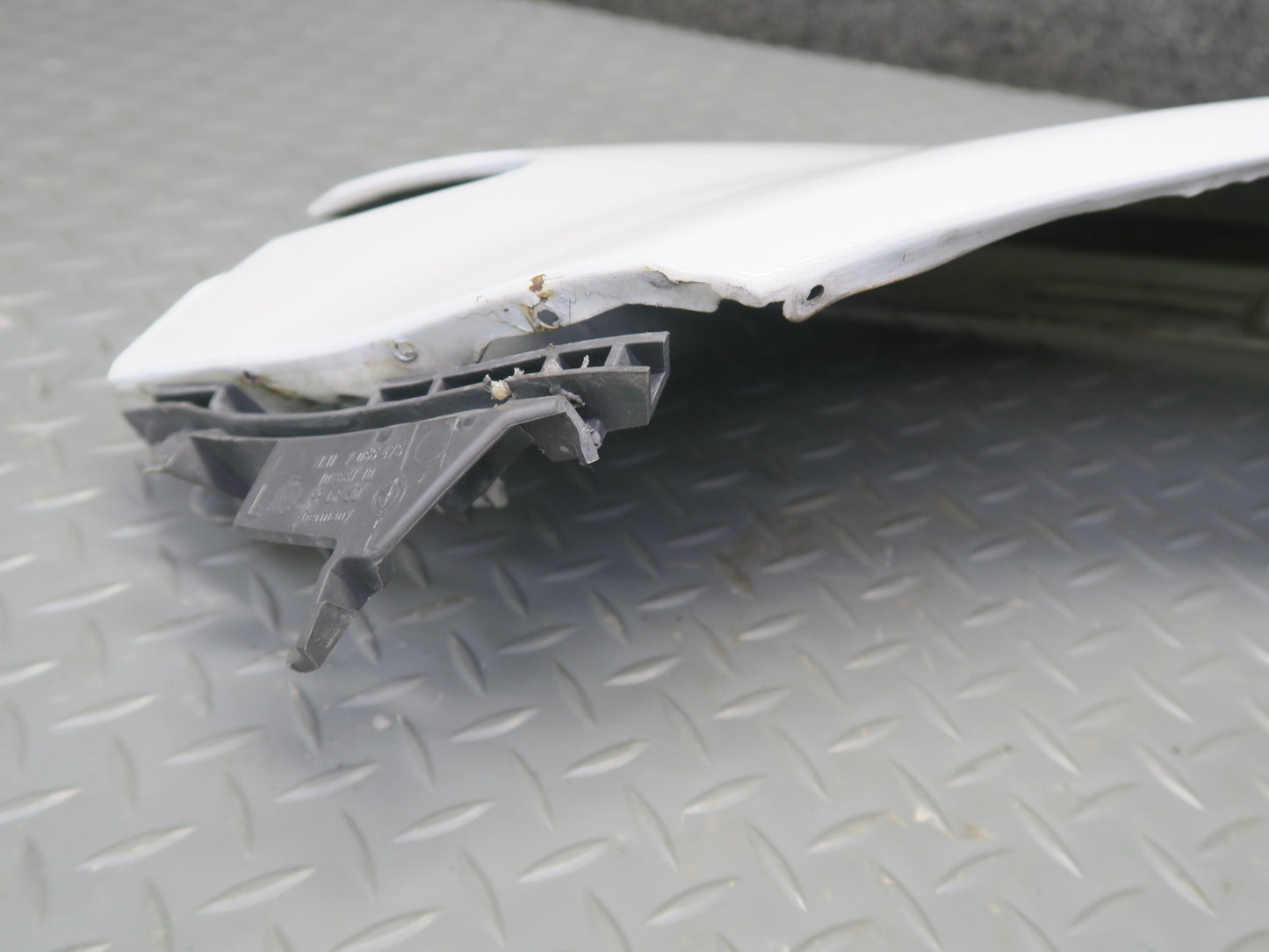 04-06 BMW E46 330ci Coupe Convert Front Left Fender Shell Cover Panel White OEM