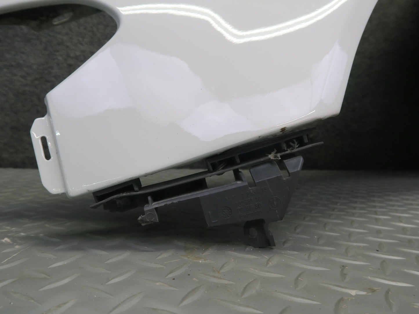 04-06 BMW E46 330ci Coupe Convert Front Left Fender Shell Cover Panel White OEM