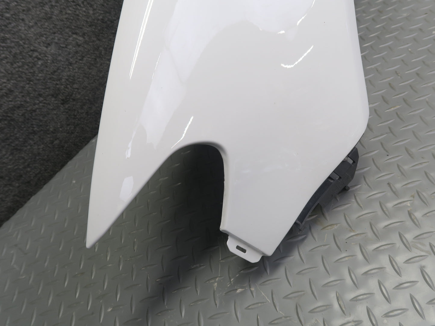 04-06 BMW E46 330ci Coupe Convert Front Left Fender Shell Cover Panel White OEM