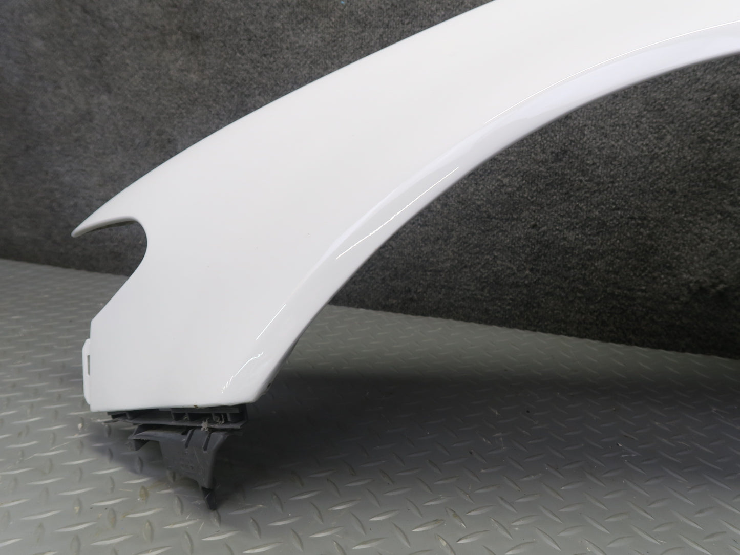 04-06 BMW E46 330ci Coupe Convert Front Left Fender Shell Cover Panel White OEM