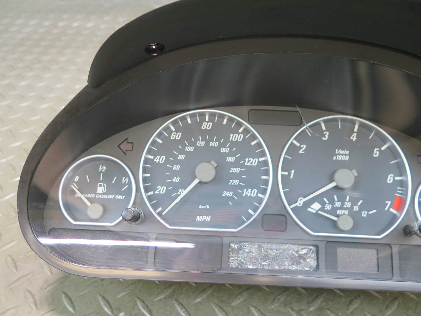 02-06 BMW E46 330Ci A/T Instrument Cluster Gauge Speedometer 6932935 OEM