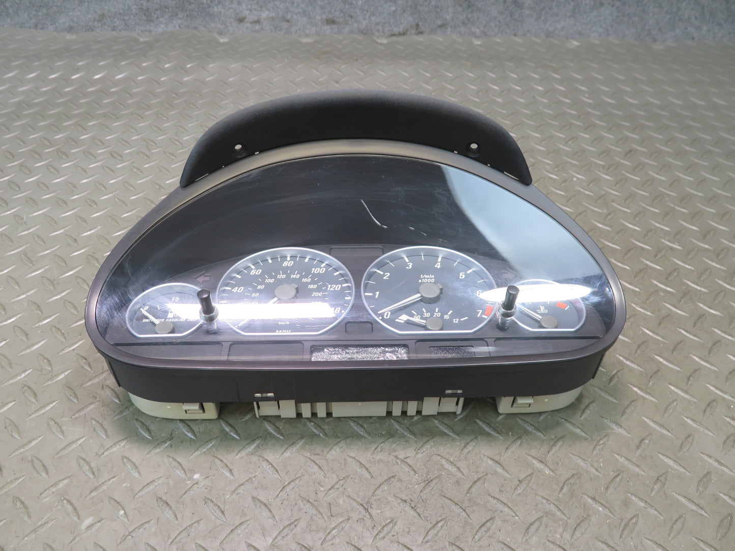 02-06 BMW E46 330Ci A/T Instrument Cluster Gauge Speedometer 6932935 OEM