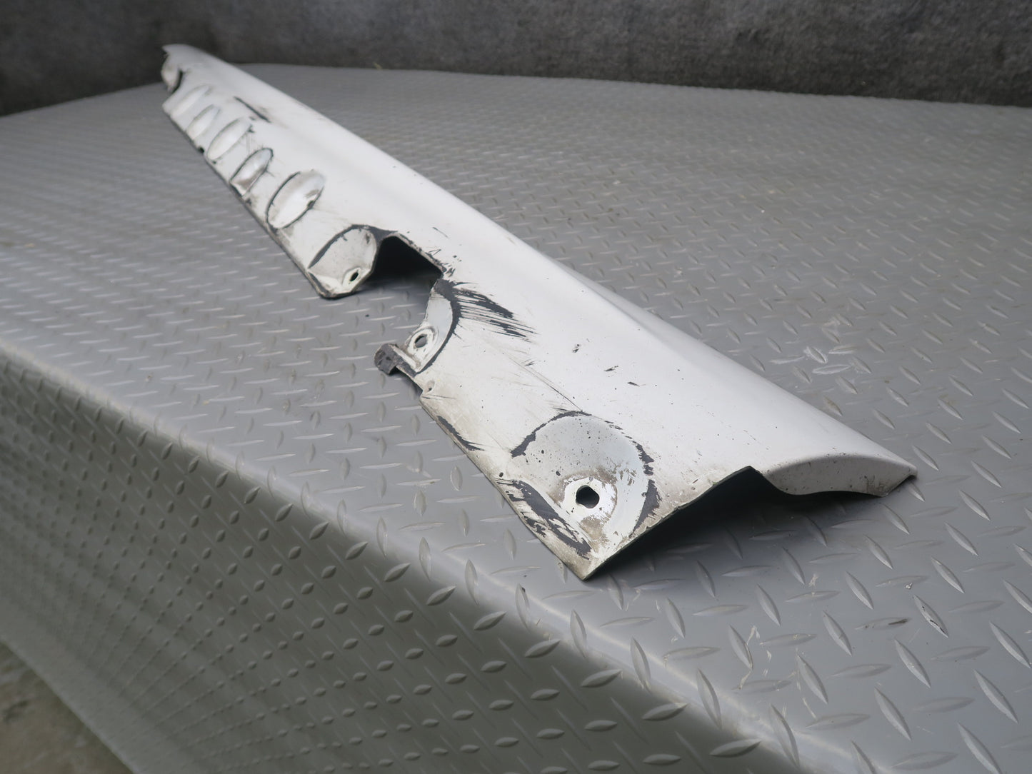 01-06 BMW E46 330ci Coupe Convertible Set of 2 Side Skirt Rocker Panel White OEM