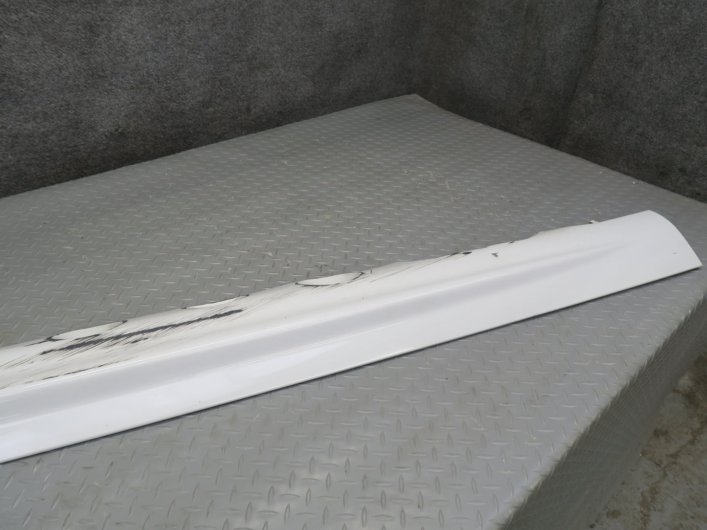 01-06 BMW E46 330ci Coupe Convertible Set of 2 Side Skirt Rocker Panel White OEM