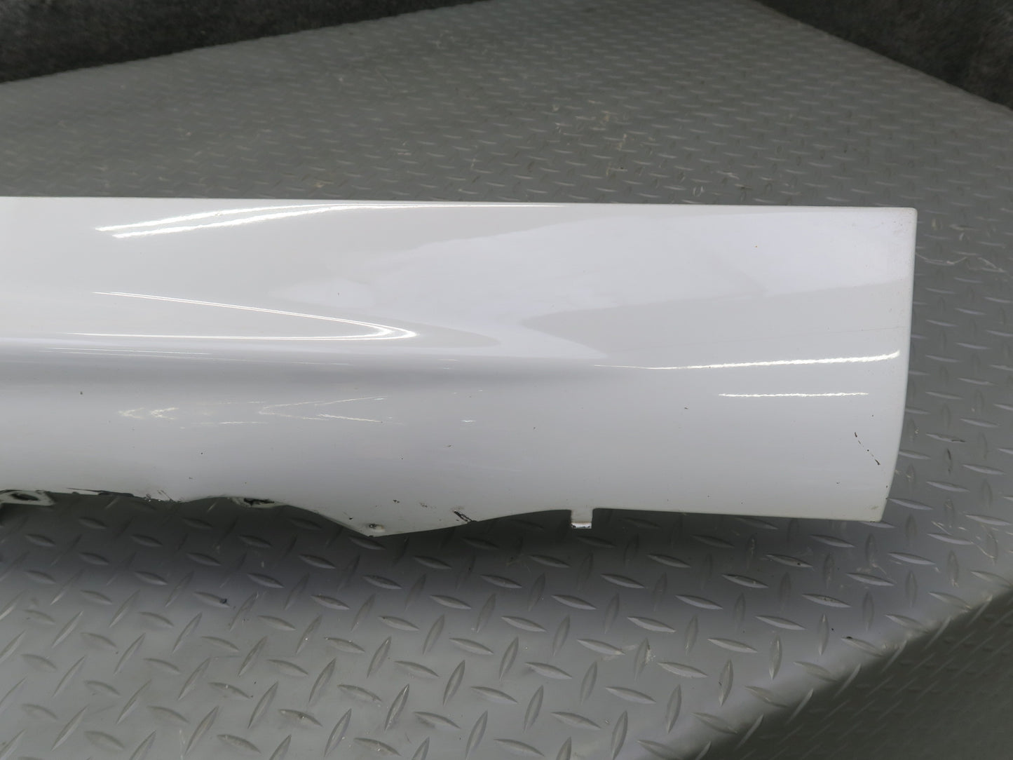 01-06 BMW E46 330ci Coupe Convertible Set of 2 Side Skirt Rocker Panel White OEM