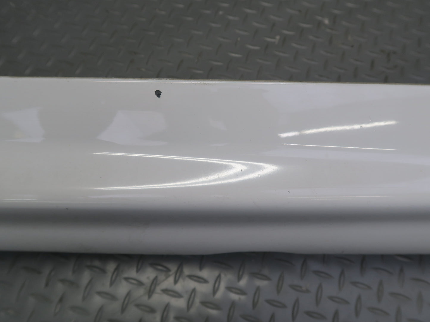 01-06 BMW E46 330ci Coupe Convertible Set of 2 Side Skirt Rocker Panel White OEM