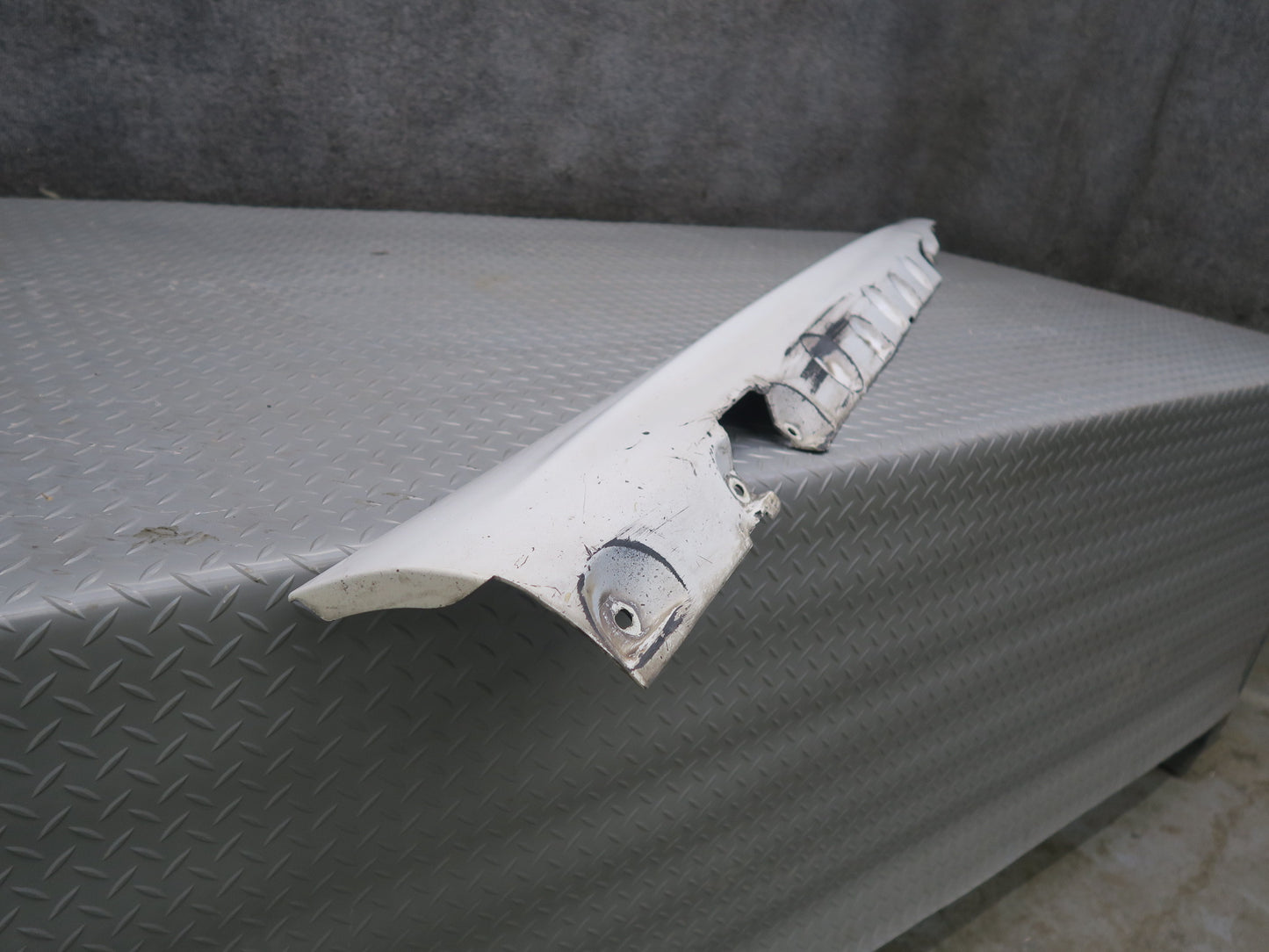 01-06 BMW E46 330ci Coupe Convertible Set of 2 Side Skirt Rocker Panel White OEM