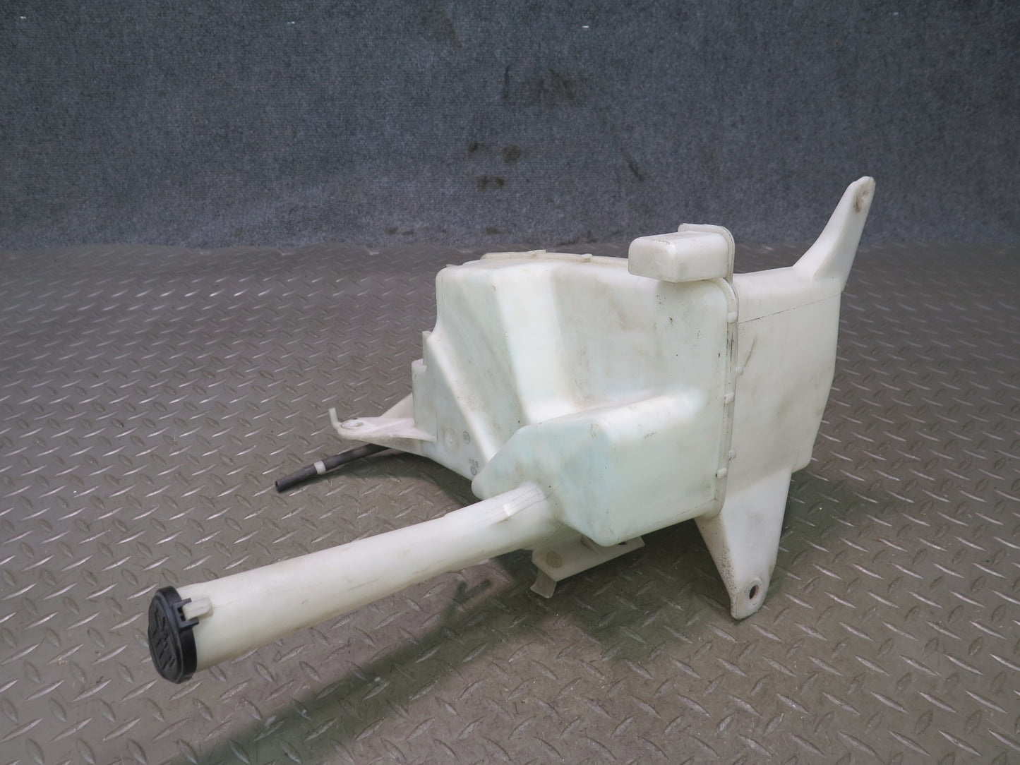 01-05 Lexus GS300 GS400 GS430 Windshield Washer Fluid Reservoir Tank w Pump OEM