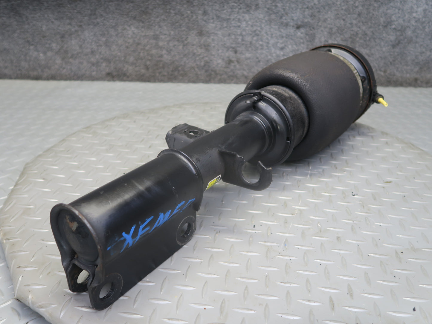 03-06 BMW E53 X5 AWD Front Right Air Strut Shock Absorber Arnott AS-2305