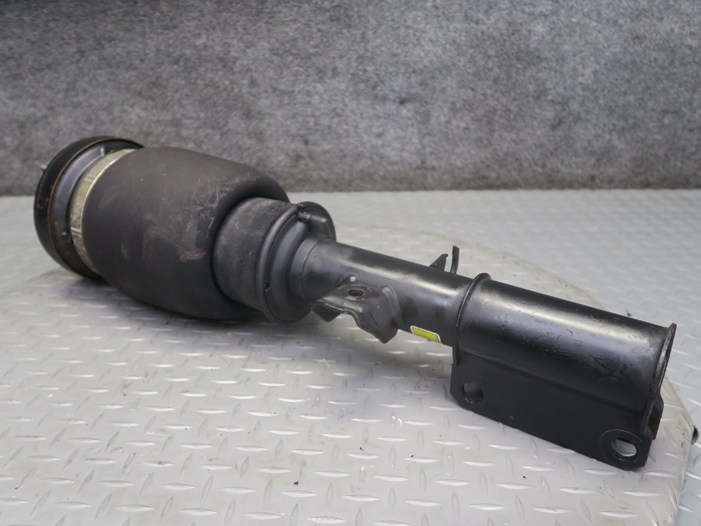 03-06 BMW E53 X5 AWD Front Right Air Strut Shock Absorber Arnott AS-2305