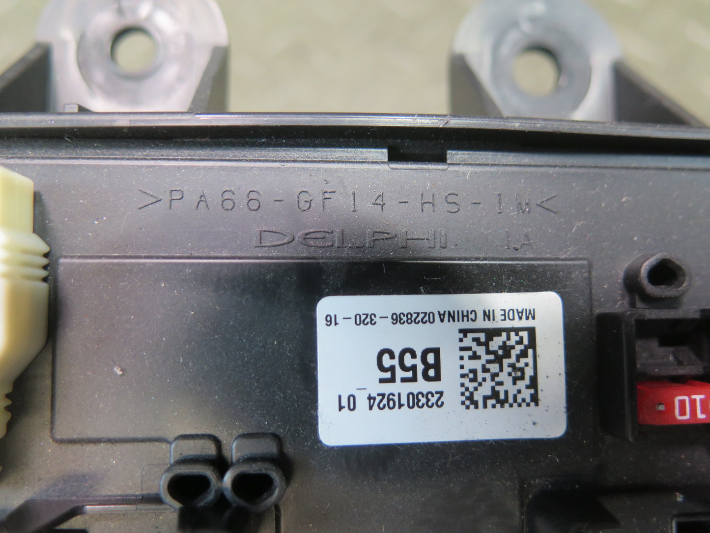 16-19 Chevrolet Corvette C7 Power Distribution Fuse Relay Box 23301924 OEM