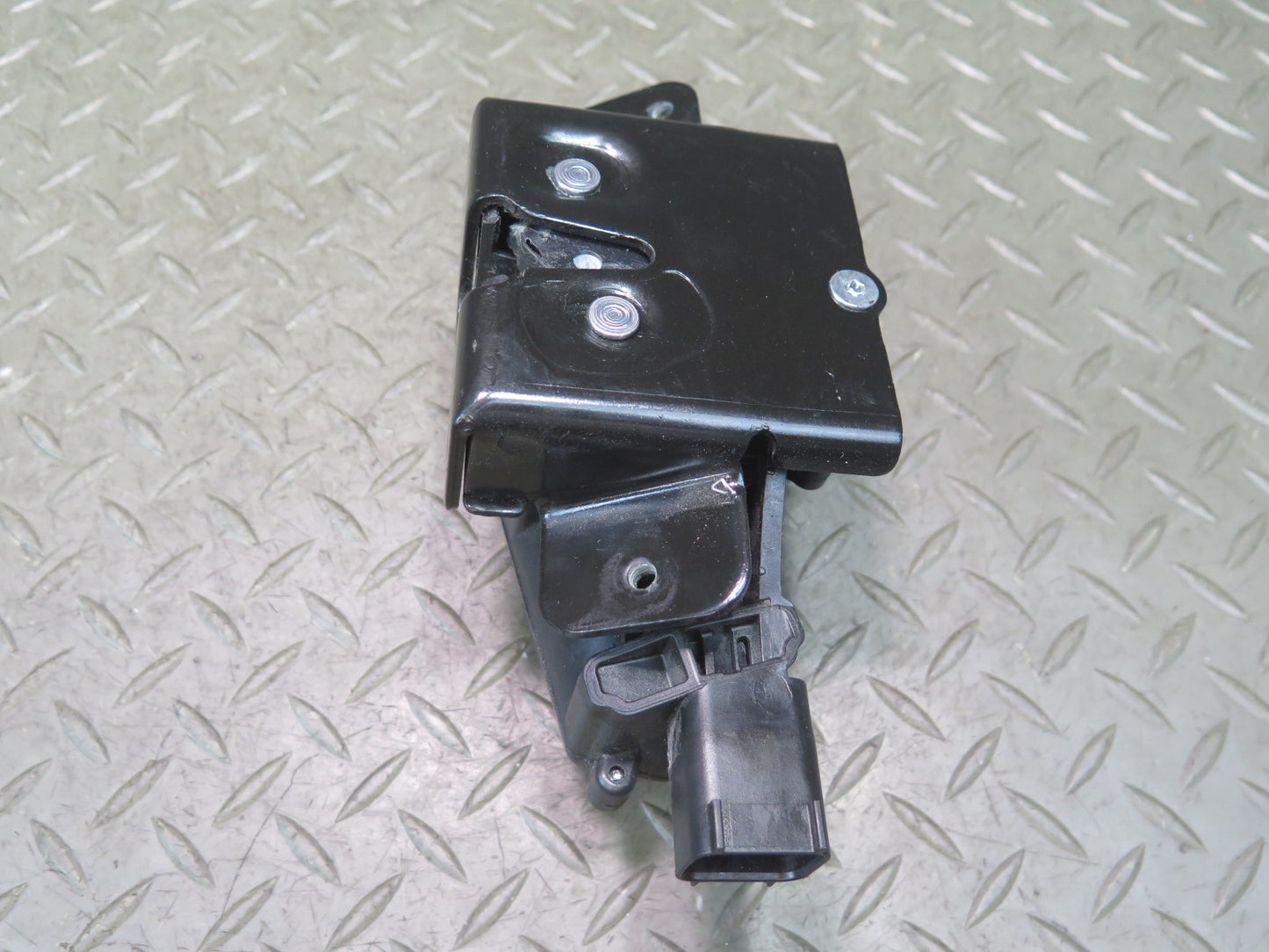 14-19 Chevrolet Corvette C7 Rear Trunk Liftgate Lock Latch Actuator Motor OEM