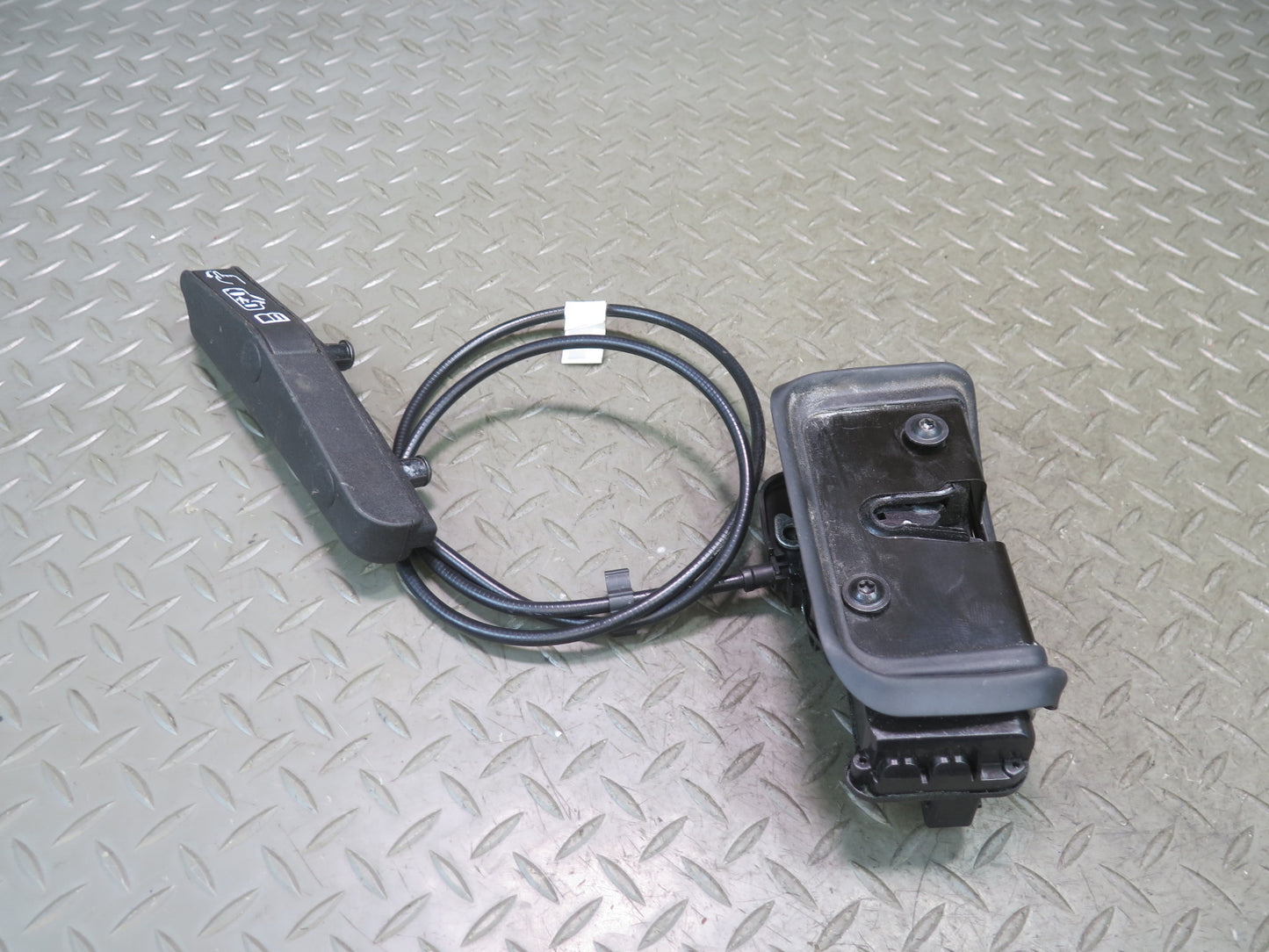 14-19 Chevrolet Corvette C7 Set of 2 Left & Right Door Lock Latch Handle Set OEM