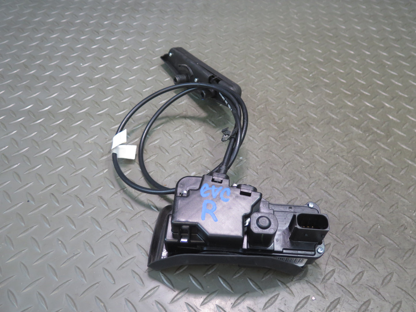 14-19 Chevrolet Corvette C7 Set of 2 Left & Right Door Lock Latch Handle Set OEM