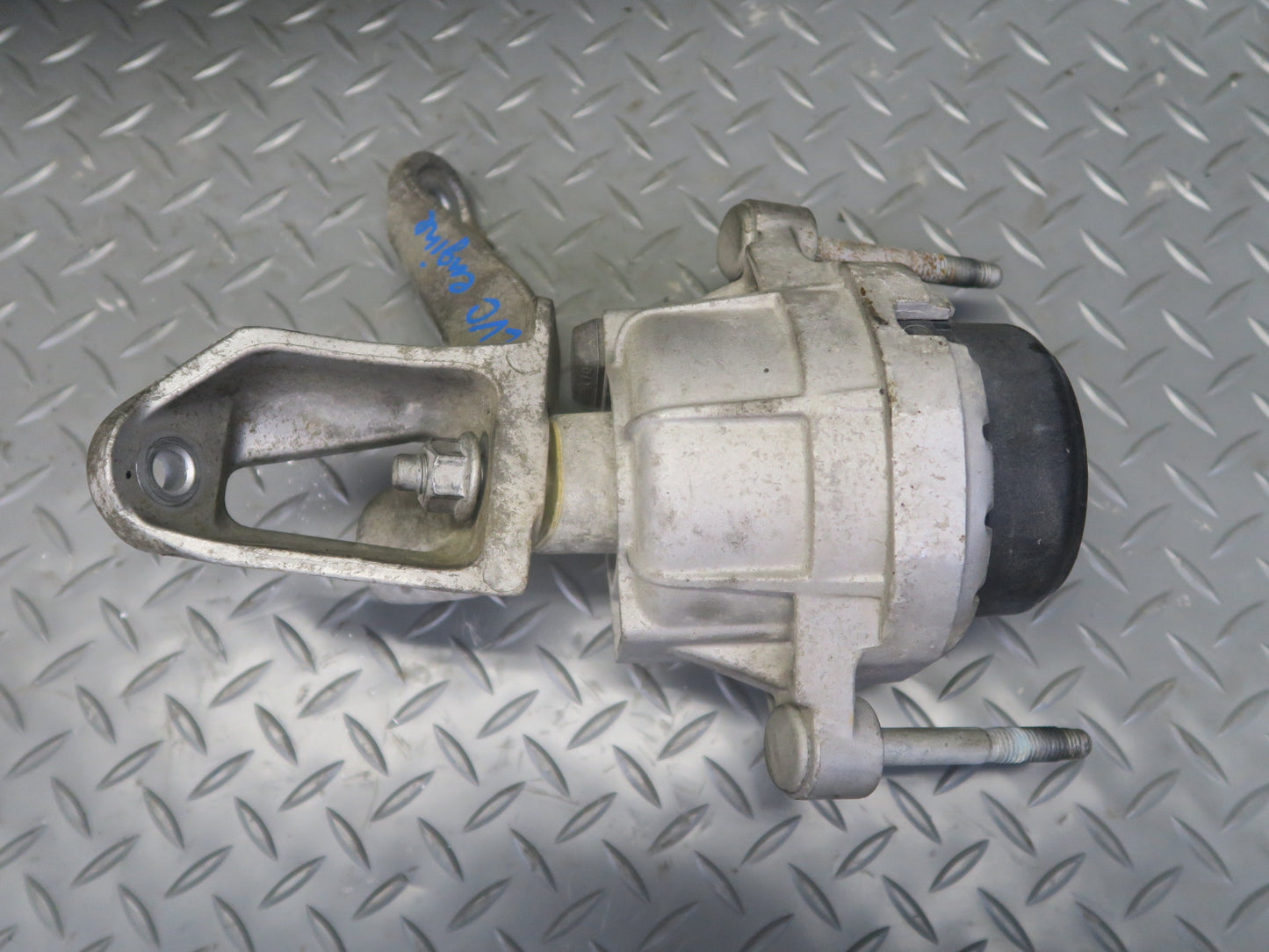 14-19 Chevrolet Corvette C7 6.2L LT1 Engine Motor Left & Right Mount Set OEM