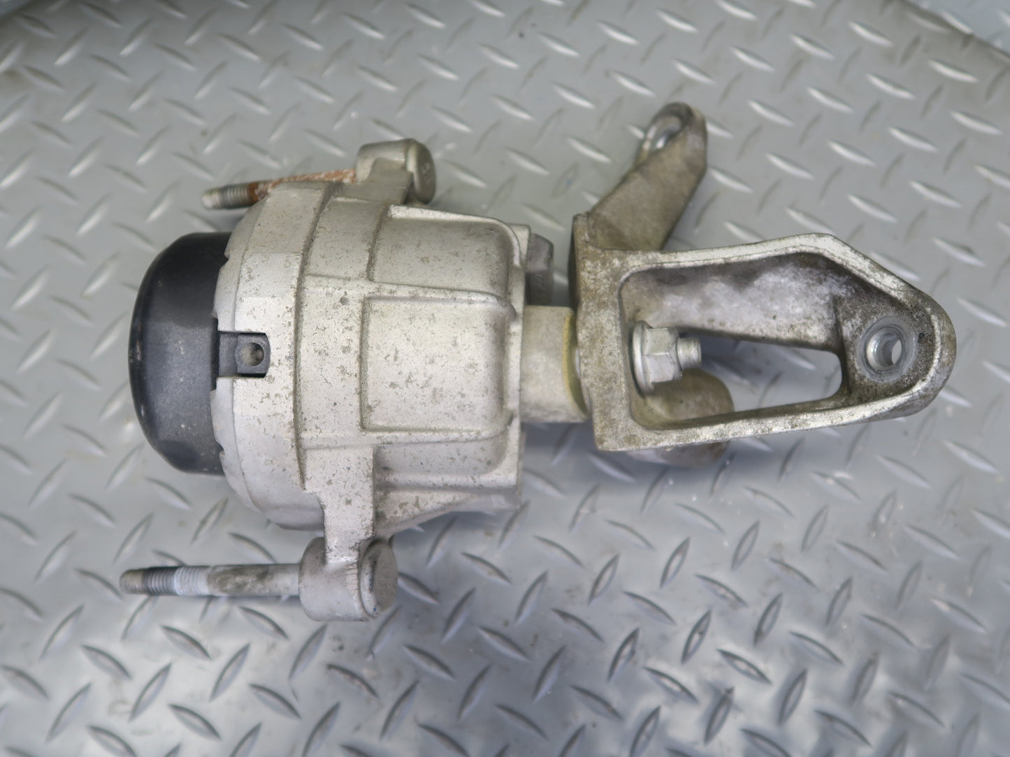 14-19 Chevrolet Corvette C7 6.2L LT1 Engine Motor Left & Right Mount Set OEM
