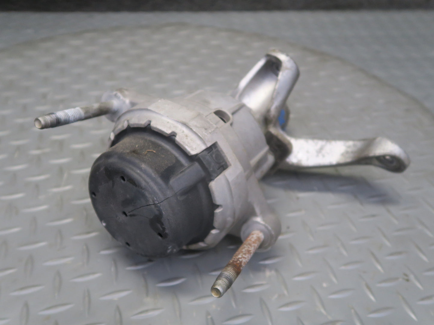14-19 Chevrolet Corvette C7 6.2L LT1 Engine Motor Left & Right Mount Set OEM