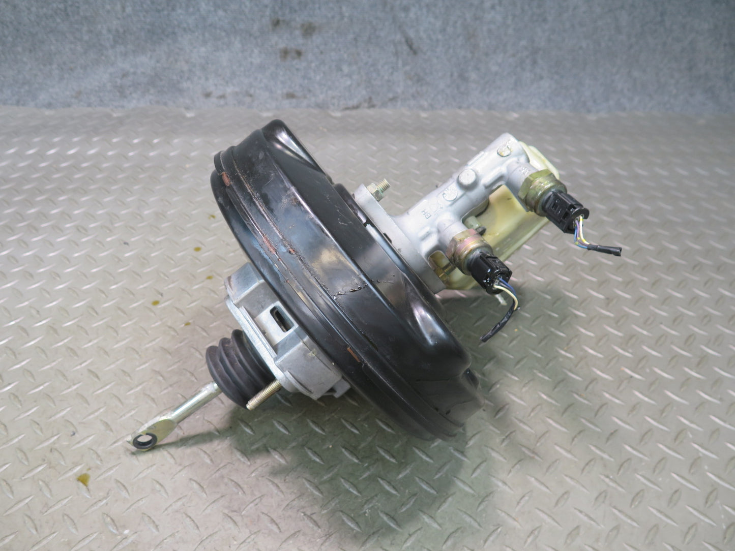 01-06 BMW E46 330Ci Brake Master Cylinder Booster Fluid Reservoir OEM