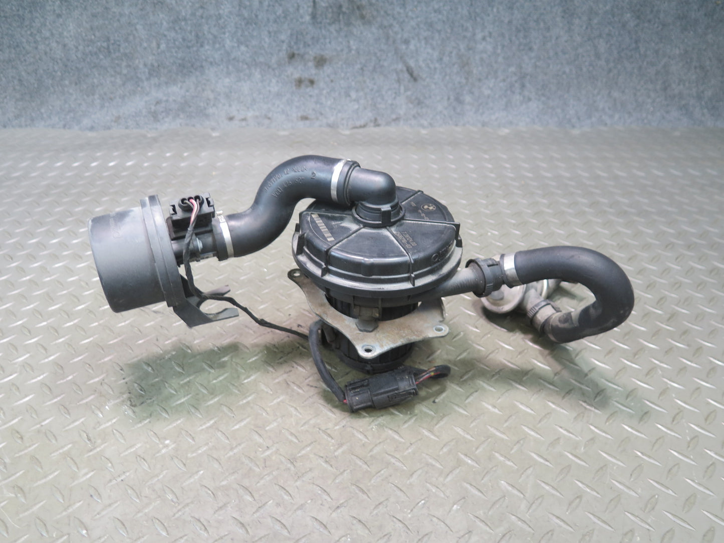 04-06 BMW E46 330CI Secondary Air Injection Smog Pump w Filter & Sensor OEM