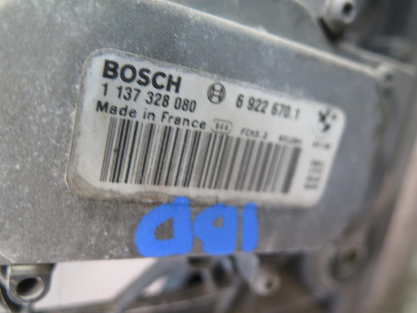 01-06 BMW E46 330i 330Ci M54 A/T Engine Cooling Fan Motor Shroud OEM