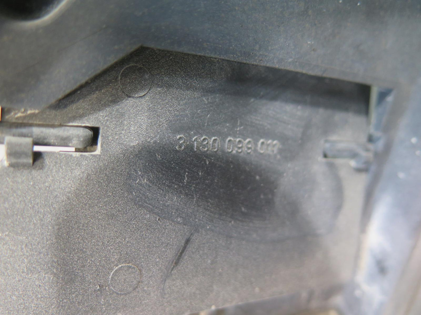 01-06 BMW E46 330i 330Ci M54 A/T Engine Cooling Fan Motor Shroud OEM