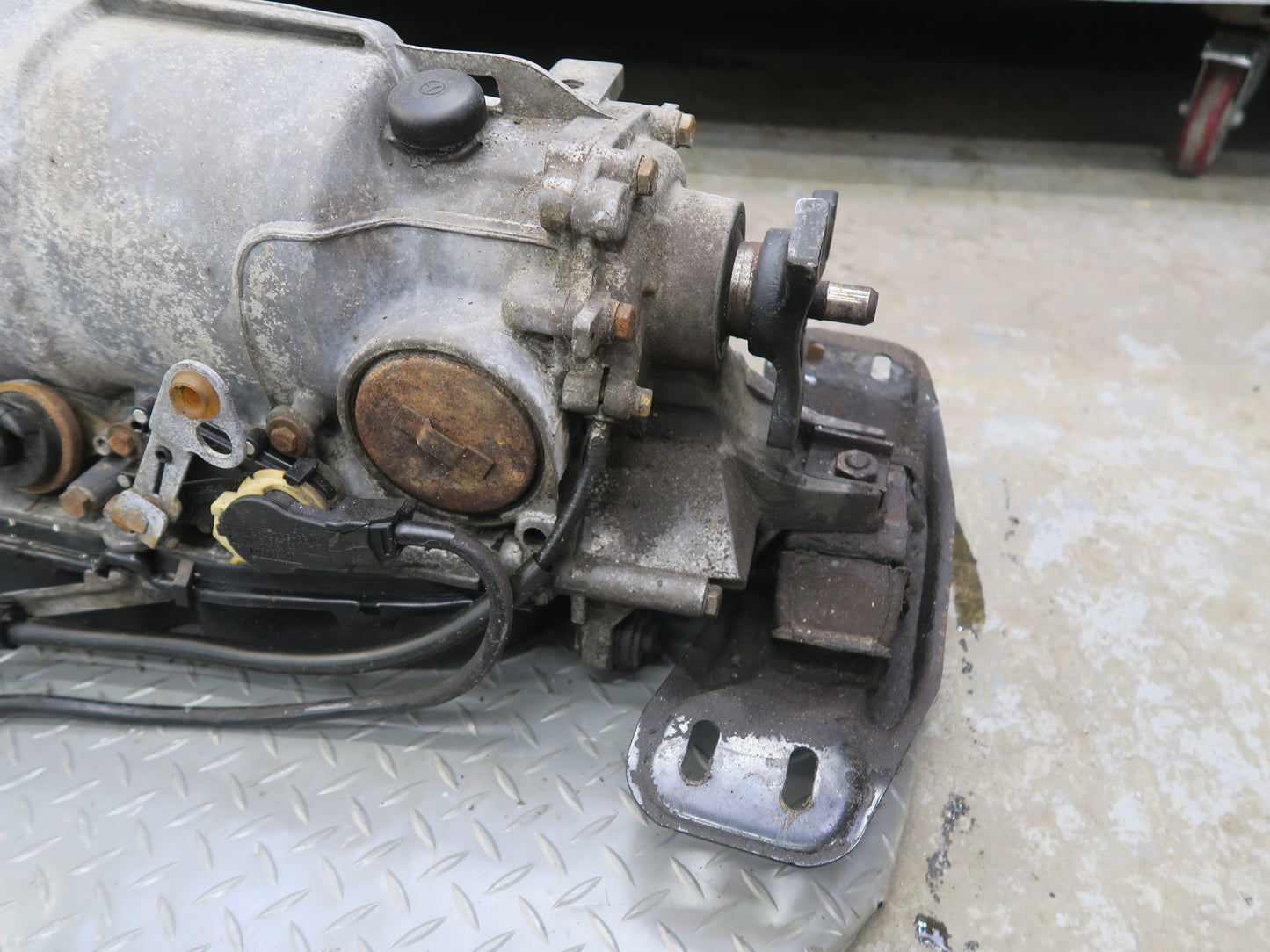 1990 Mercedes W124 300E 722.358 RWD A/T Automatic Transmission 142k Miles OEM