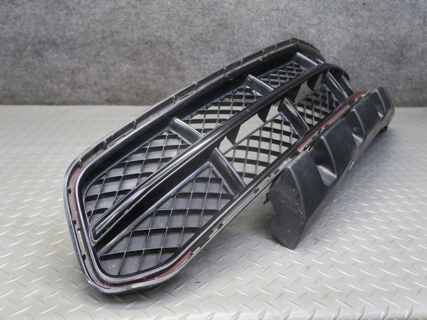 16-19 Chevrolet Corvette C7 Stingray Front Bumper Lower Grille w Absorber OEM