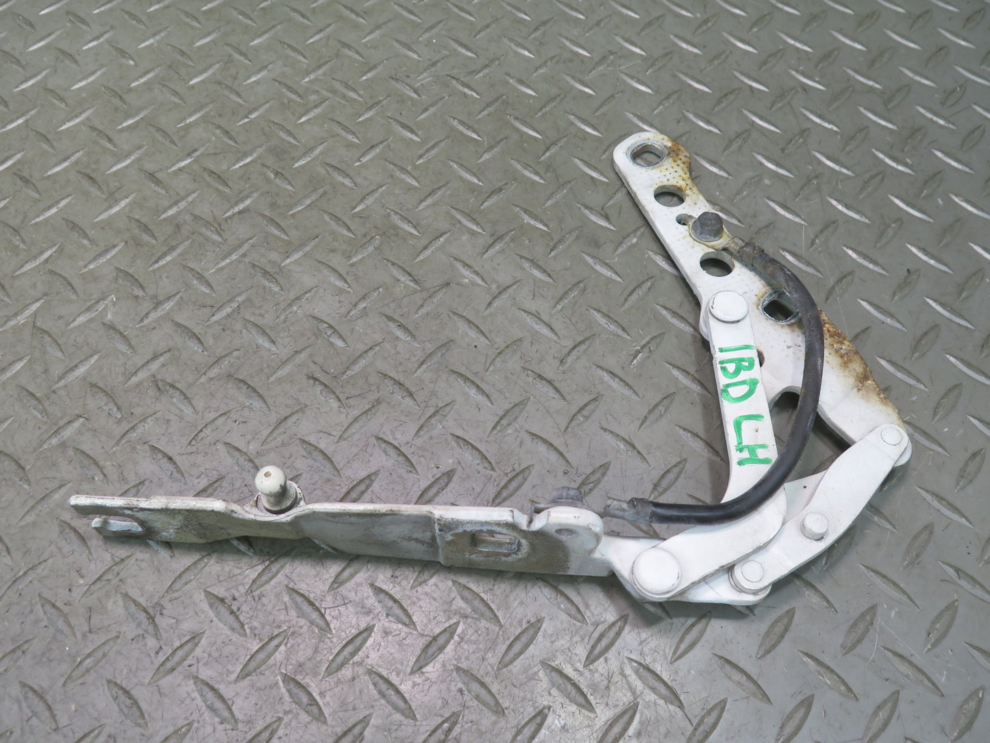 01-06 BMW E46 330Ci Set of 2 Front Left & Right Side Hood Hinge White OEM