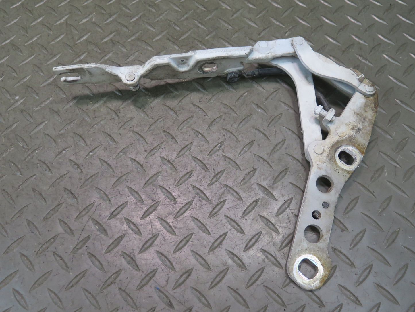 01-06 BMW E46 330Ci Set of 2 Front Left & Right Side Hood Hinge White OEM