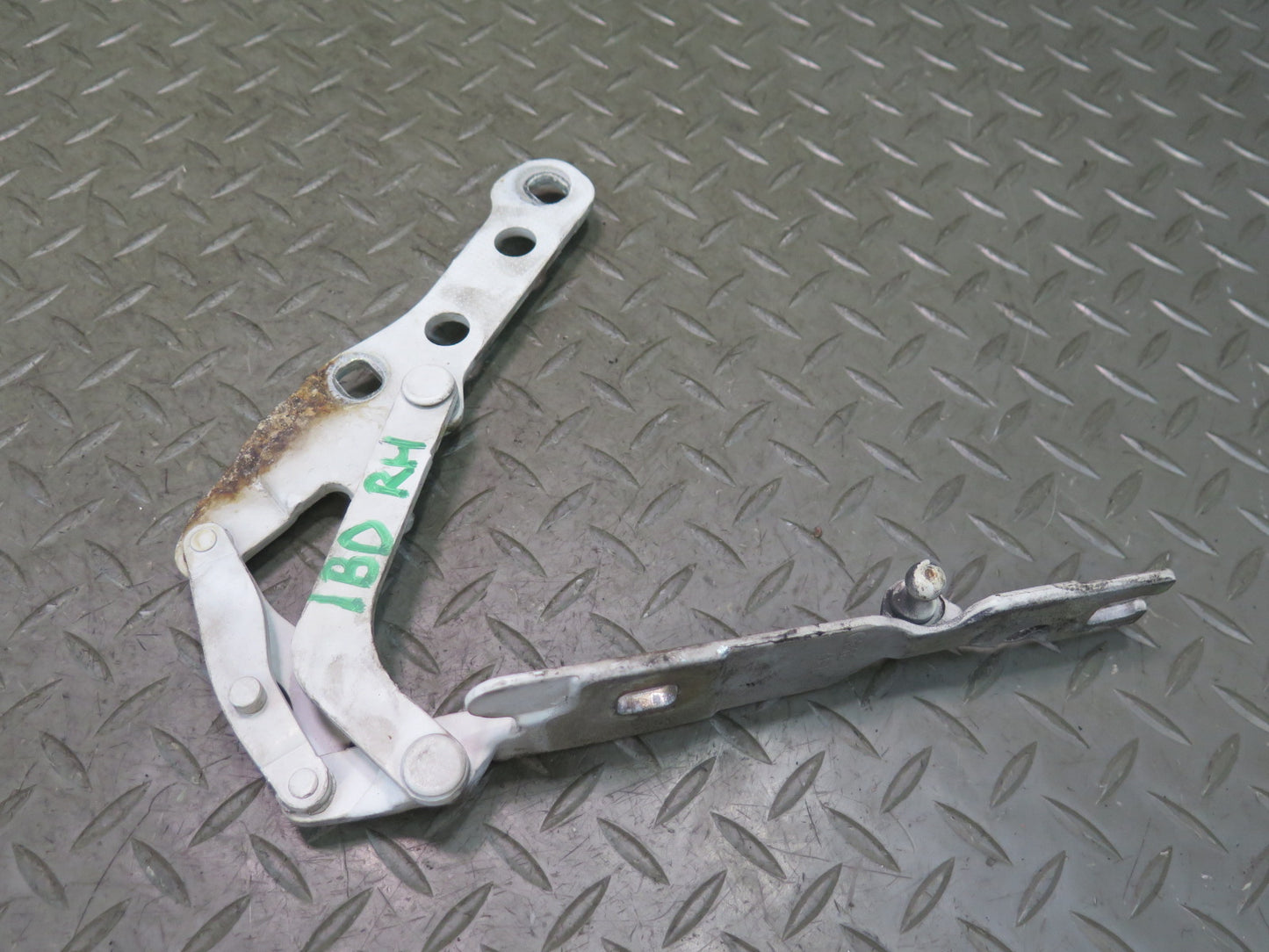 01-06 BMW E46 330Ci Set of 2 Front Left & Right Side Hood Hinge White OEM