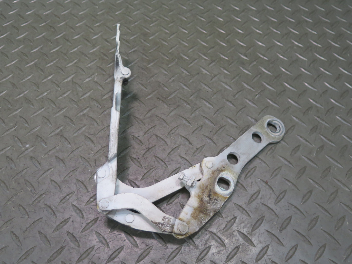 01-06 BMW E46 330Ci Set of 2 Front Left & Right Side Hood Hinge White OEM