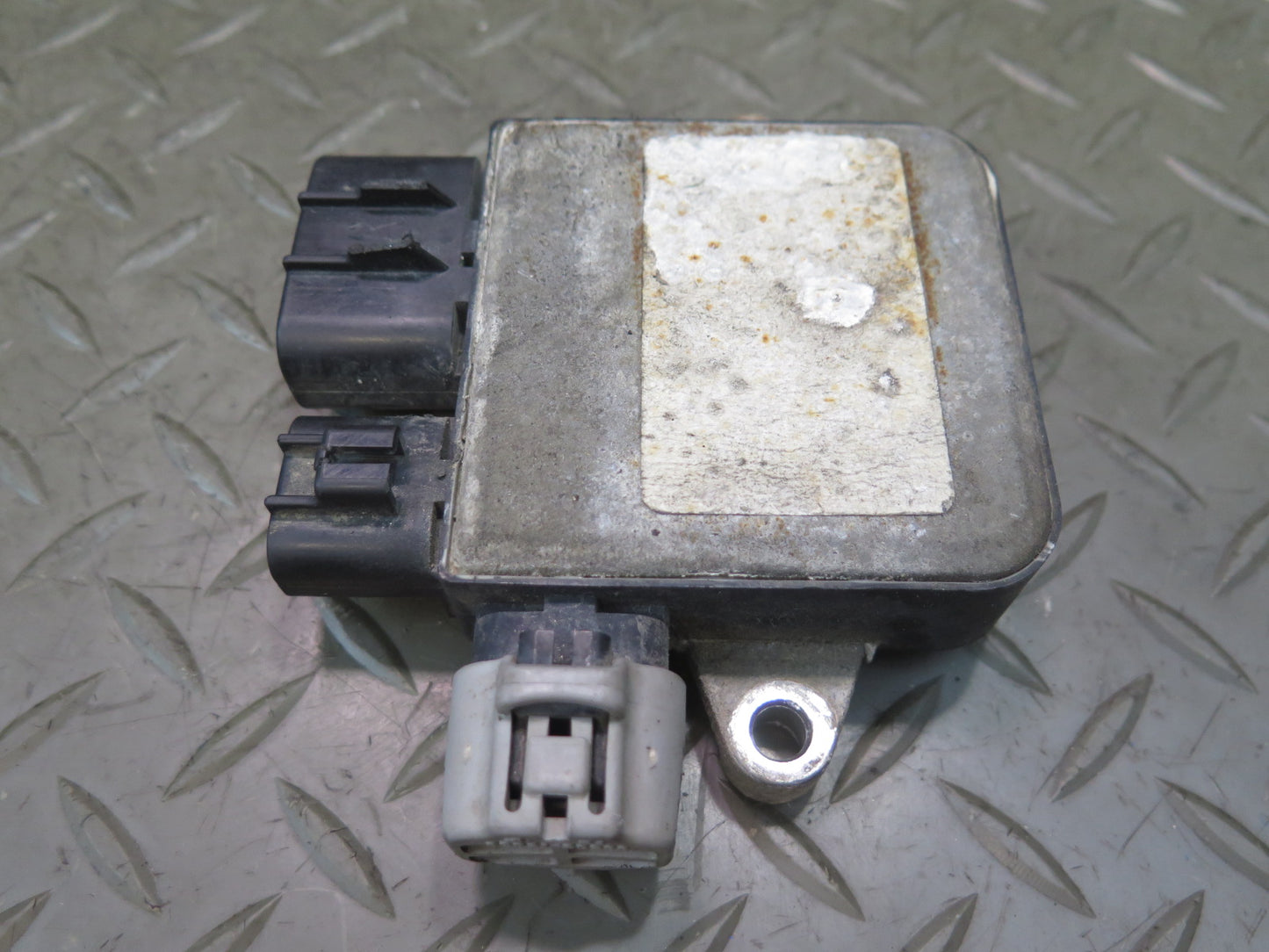 2016-2019 Tesla Model S 75D Left or Right Side Cooling Fan Control Module Unit