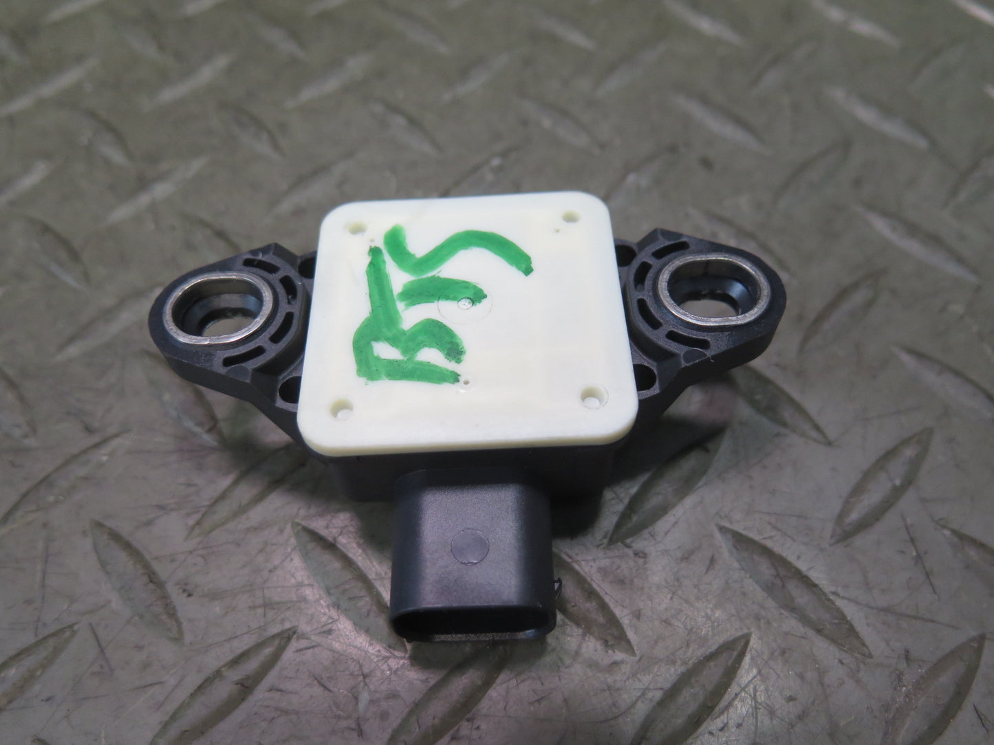 2016-2019 Tesla Model S 75D YAW Rate Stability Control Sensor