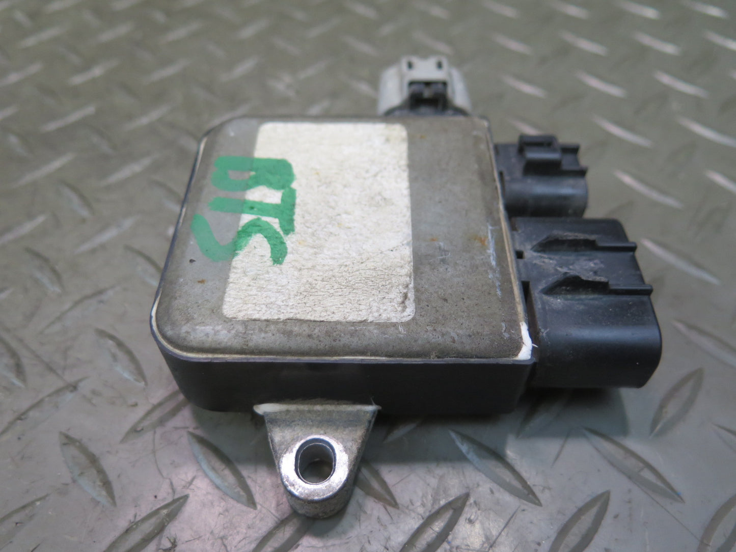 2016-2019 Tesla Model S 75D Left or Right Side Cooling Fan Control Module Unit