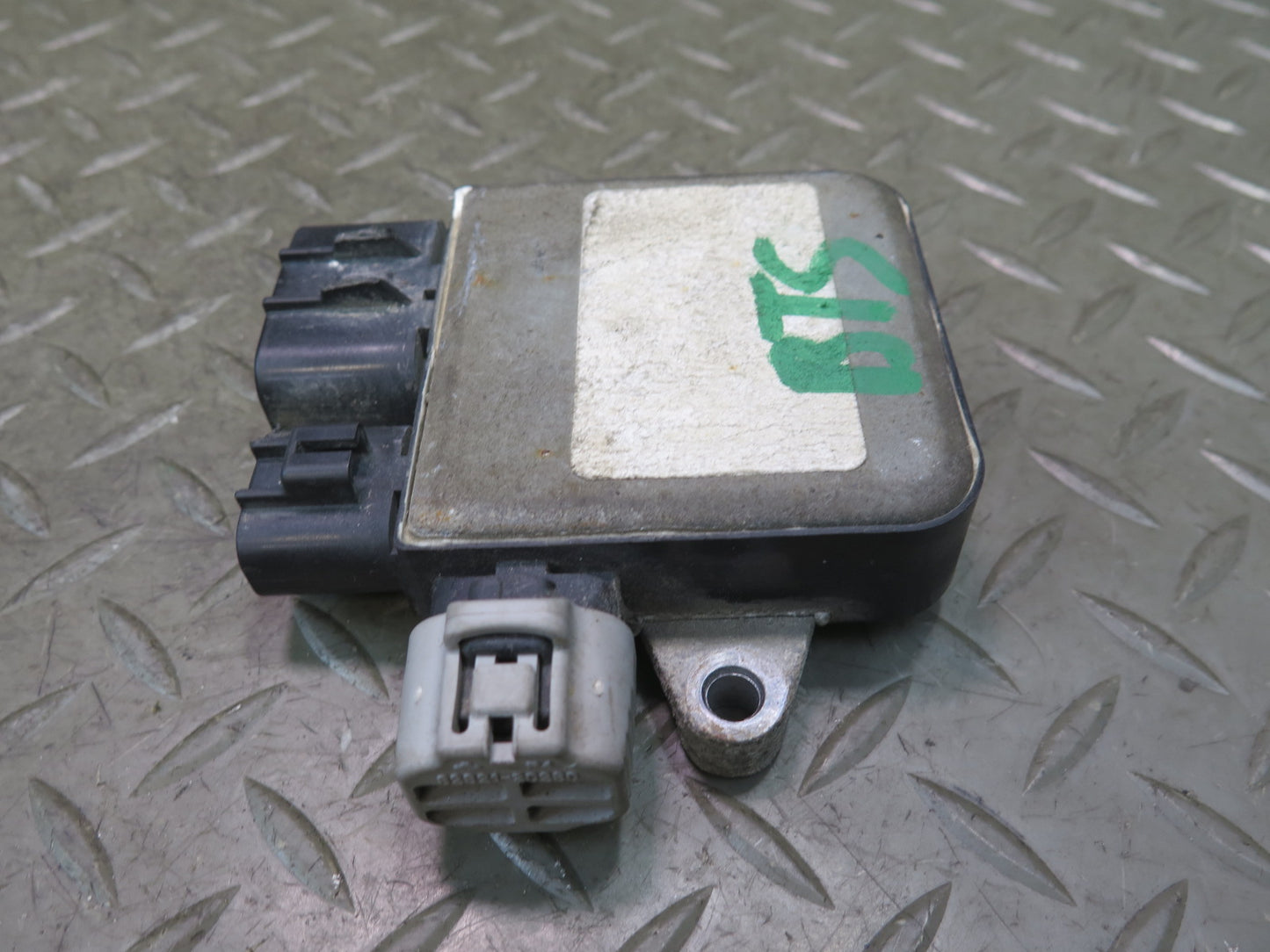 2016-2019 Tesla Model S 75D Left or Right Side Cooling Fan Control Module Unit