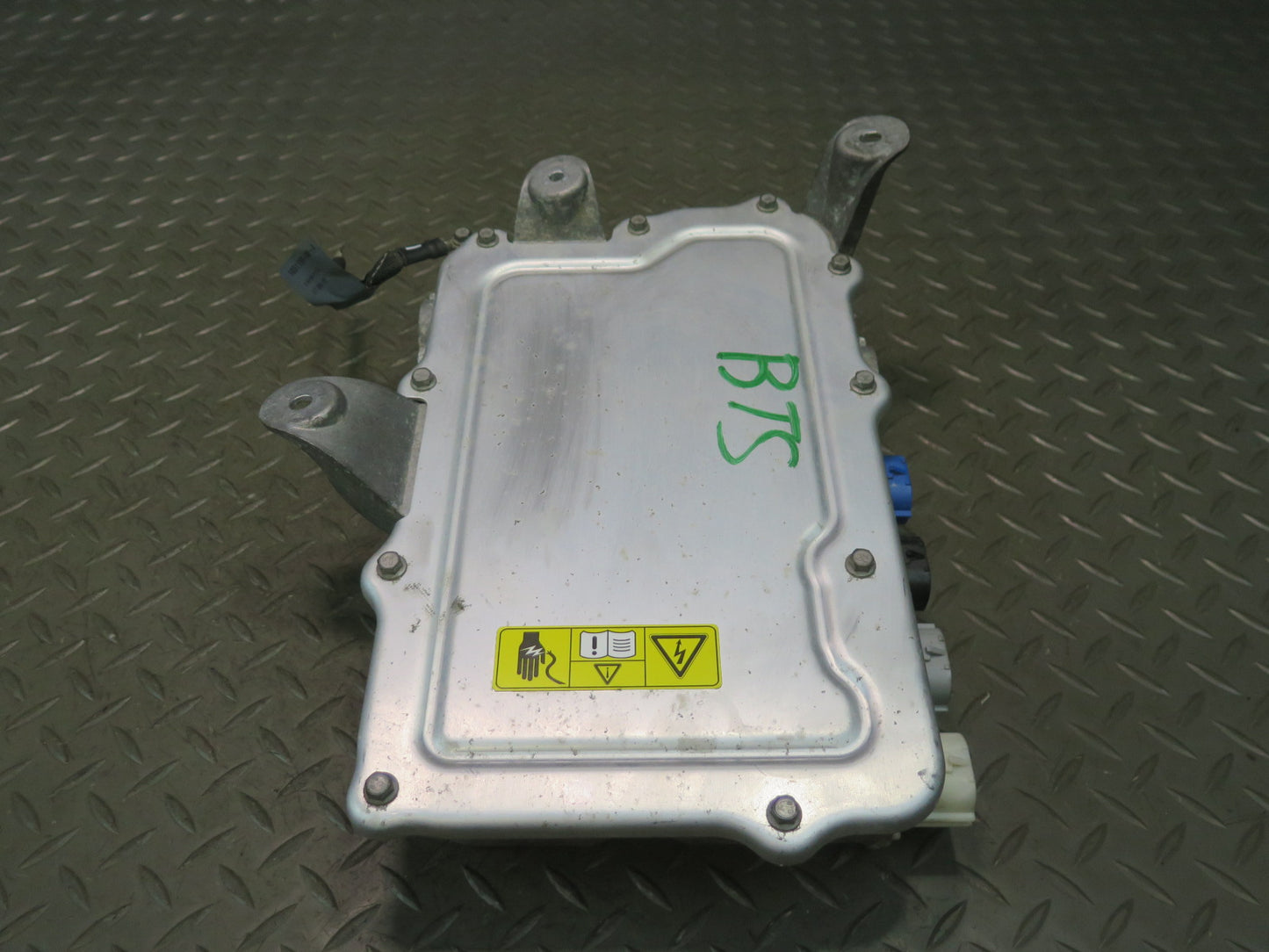 2016-2019 Tesla Model S 75D High Voltage Power Distribution Junction Box Module