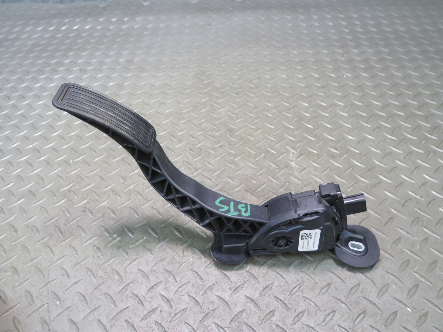 2016-2019 Tesla Model S 75D Accelerator Throttle Gas Pedal Assembly